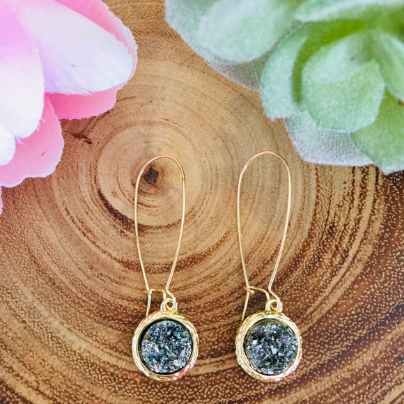 LAST ONE! Simulated Druzy Dangle Wire Earrings - Picture 2 of 7